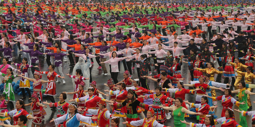 杭州3萬(wàn)余人齊跳排舞 成功挑戰(zhàn)吉尼斯 杭州3萬(wàn)余人齊跳排舞 成功挑戰(zhàn)吉尼斯