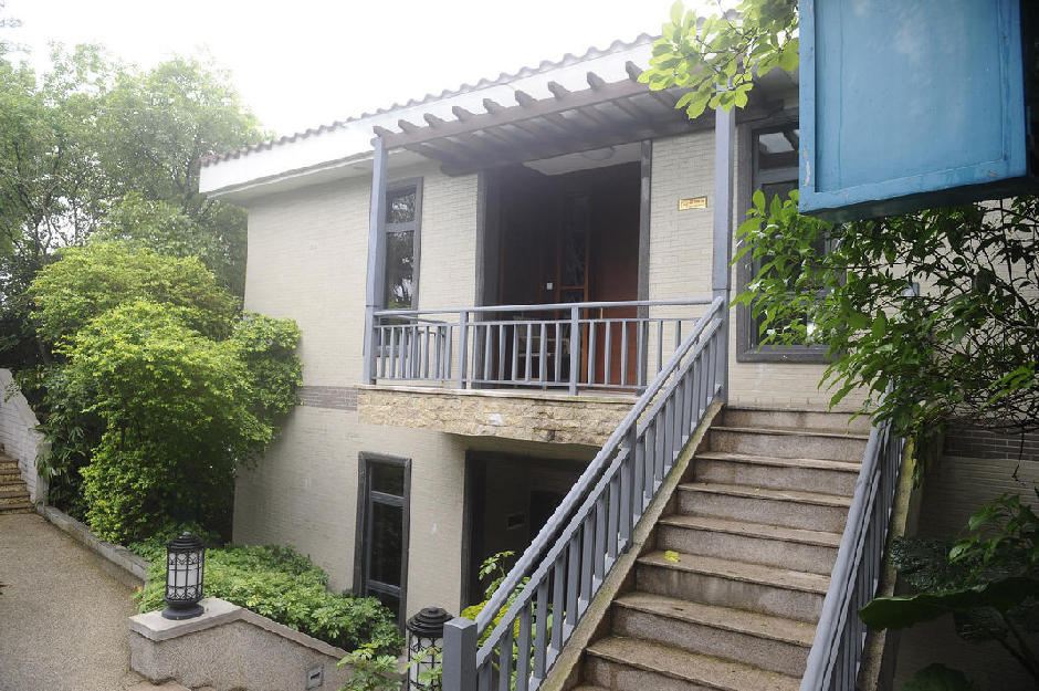 廣州貪官會(huì)所變身米粉店 年租金100萬(wàn) 廣州貪官會(huì)所變身米粉店 年租金100萬(wàn)