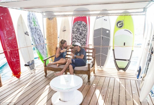 建在海上的披薩店 建在海上的披薩店