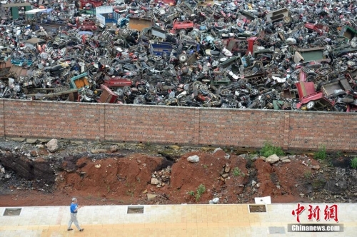 湖南郴州電摩“墳場(chǎng)” 湖南郴州電摩“墳場(chǎng)”