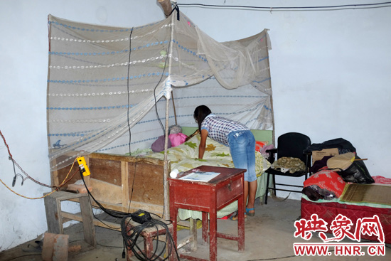 王書佳的環(huán)境及其簡陋。