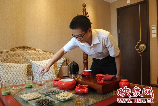 能泡好一杯茶，是李克勤今年夏天最大的收獲。