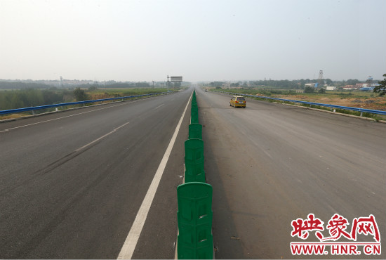 10條都市區(qū)快速路的開通，使市民出行更方便