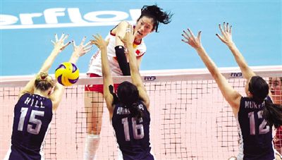 河南姑娘朱婷成“小榔頭”打球得獎金全數(shù)交爹媽