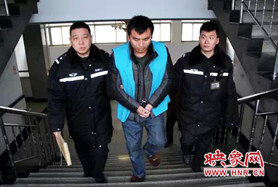 警方已經(jīng)將肇事嫌疑人控制。