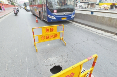 地點:文化路與東風路交叉口西北角 地點:文化路與東風路交叉口西北角