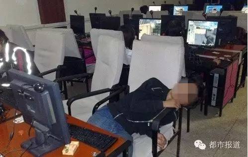 悲??！15歲男孩上網(wǎng)5小時后猝死，事發(fā)鄭州 | 這些原因可能導(dǎo)致上網(wǎng)猝死，戳...