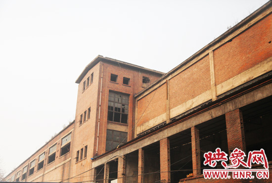 廢舊的廠房，充滿滄桑感