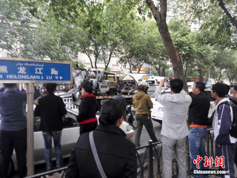 自治區(qū)和烏魯木齊市有關(guān)部門迅速處置，傷員已全部送往醫(yī)院救治。