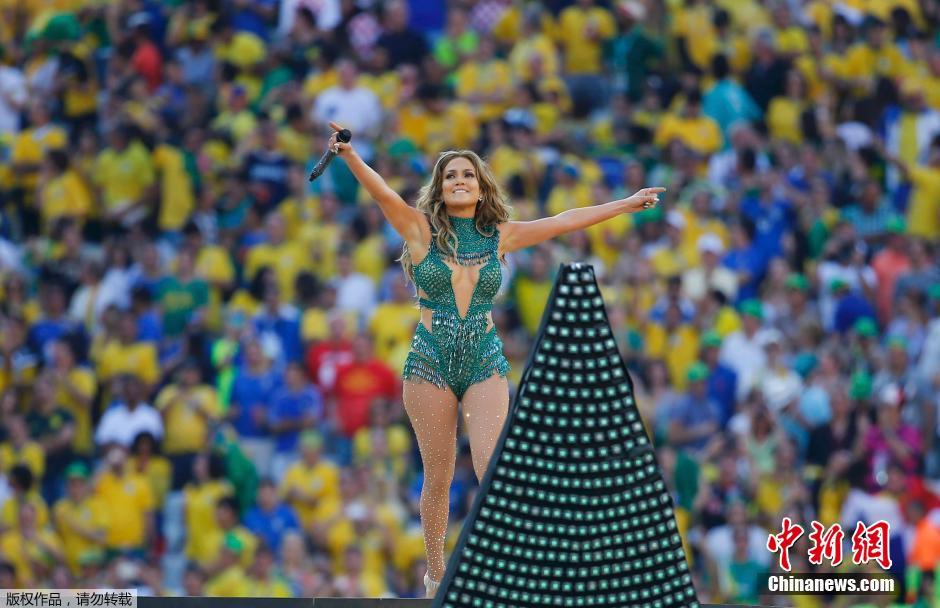 北京時(shí)間6月13日凌晨2時(shí)，巴西世界杯正式拉開帷幕。