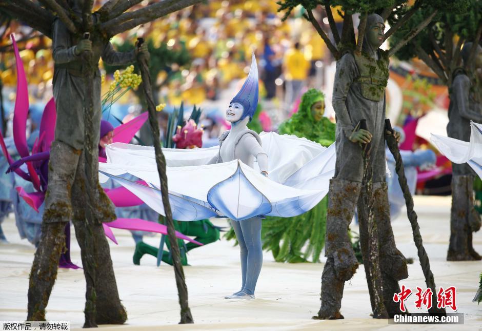 北京時(shí)間6月13日凌晨2時(shí)，巴西世界杯正式拉開帷幕。