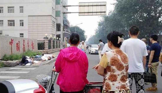 陳建國看來，那7個鄉(xiāng)親會選擇喝農(nóng)藥，他并不意外。