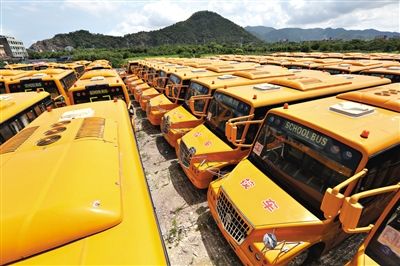 8月28日，浙江溫嶺，擱置農(nóng)村近1年的校車。