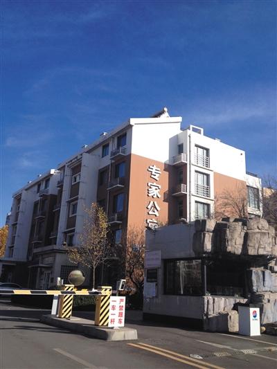 馬超群母親張桂英的一處房產(chǎn)，位于秦皇島開發(fā)區(qū)專家公寓內(nèi)，該房產(chǎn)為馬家巨款、黃金藏匿處。