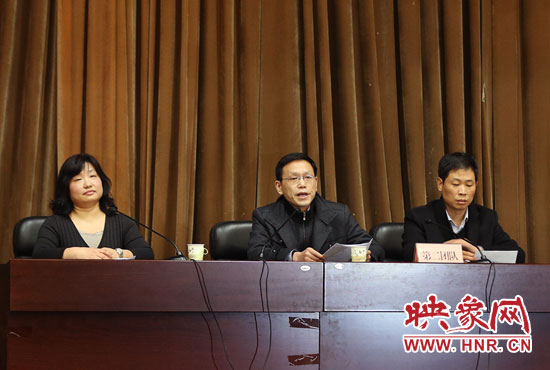 第二組競(jìng)聘團(tuán)隊(duì)，胡士才（中）朱金星（右）趙瑞瑩（左）。