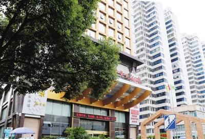 衡陽官員趙安民與之保持聯(lián)系，并邀約女子在這家酒店房間見面。