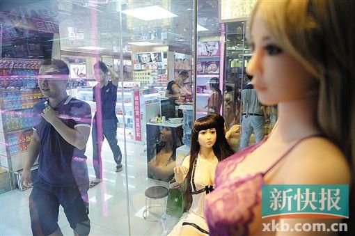 廣東成人用品市場(chǎng)調(diào)查。圖為各地的經(jīng)銷商都會(huì)在此進(jìn)貨。新快報(bào)記者 孫毅/攝