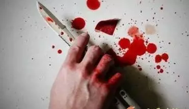 男子用被子捂死妻子 在其胸部、腹部寫下我愛你