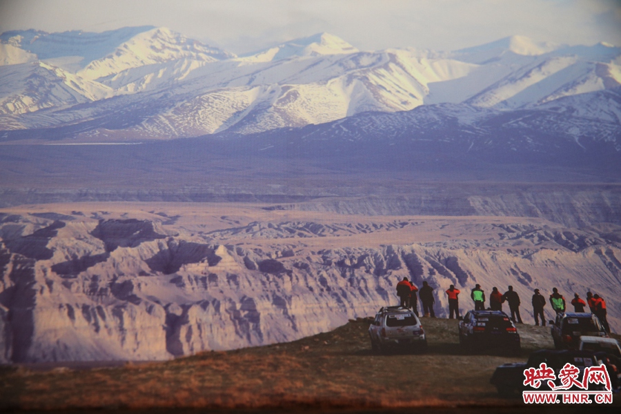 賽車(chē)的世界、更是男人的世界。圖為部分參展攝影作品。