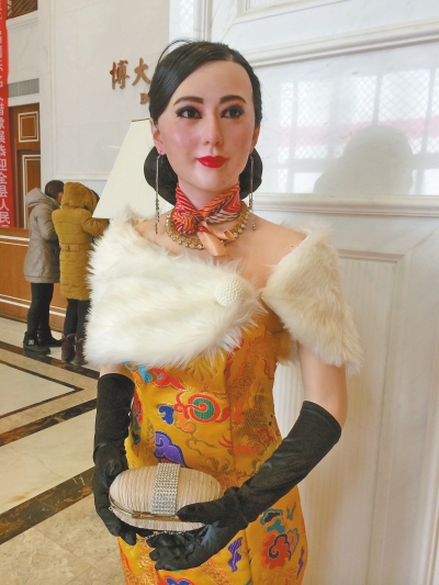 若不是這身似是而非的衣服，你能認(rèn)出這是范冰冰嗎？