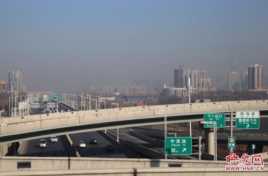西三環(huán)與隴海高架立交出入口。