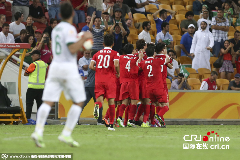 　中國隊?wèi)c祝進球
