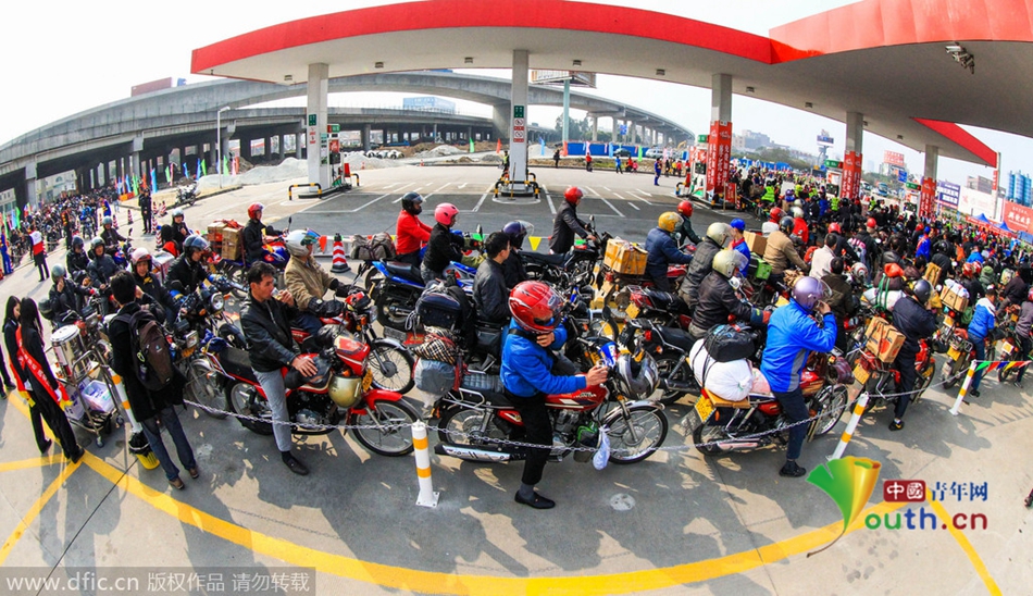 今年廣東、廣西兩省共193座中石化油站將為返鄉(xiāng)車主提供“6+X”免費服務(wù)，并將為1萬名“返鄉(xiāng)摩騎”免