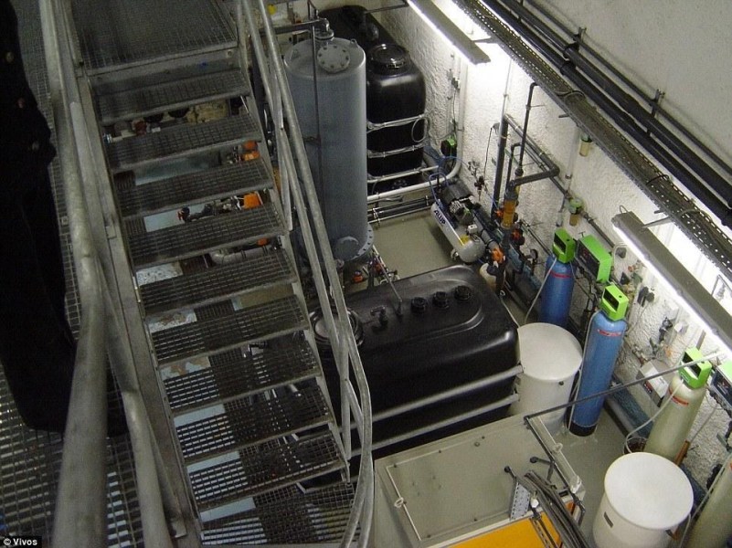 圖為堡壘內(nèi)的儲(chǔ)水和發(fā)電系統(tǒng)，同時(shí)還配備溫度調(diào)節(jié)與通風(fēng)設(shè)備。