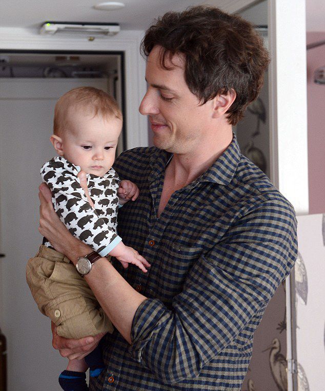 荷蘭男子體驗女性分娩痛 荷蘭男子體驗女性分娩痛