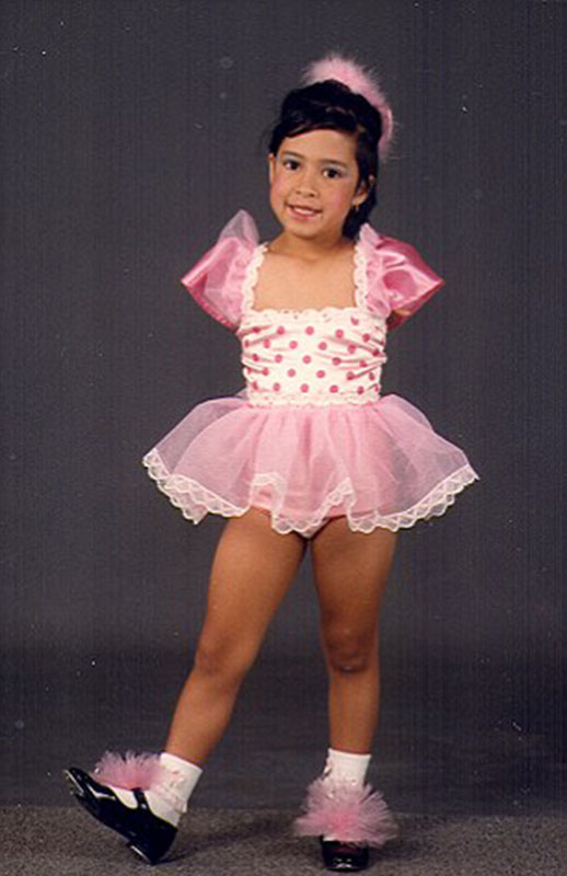 美國“勵志姐”天生無雙臂 用腳開飛機彈鋼琴 美國“勵志姐”天生無雙臂 用腳開飛機彈鋼琴