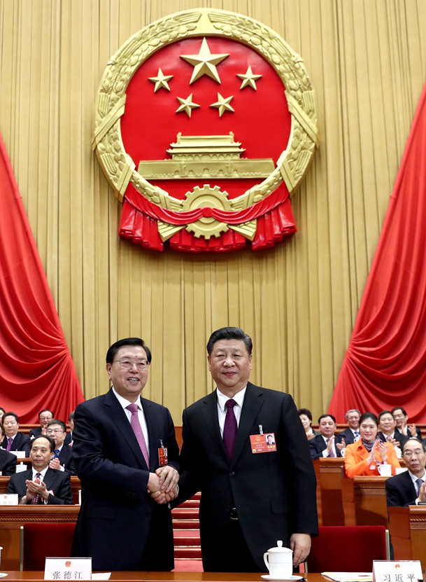 習(xí)近平當(dāng)選國家主席、中央軍委主席