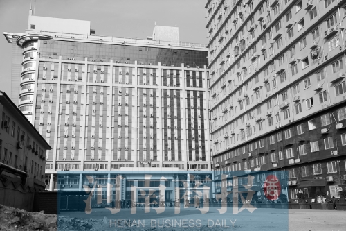 因購房尾款沒有交齊，鄭州一小區(qū)多戶業(yè)主的生活用水被停掉，有的連續(xù)半個(gè)月沒水吃。