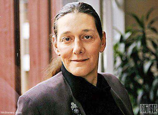 美國(guó)變性女商人年收入超2億元 仍和妻子生活(圖) 美國(guó)變性女商人年收入超2億元 仍和妻子生活(圖)