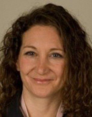 世衛(wèi)組織流感專家芒福德博士指出，H5N8病毒有可能會(huì)傳染給人。