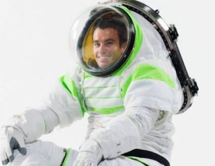 18個保障生命運轉(zhuǎn)系統(tǒng)的背包中只有11個可用，這些背包是用于支持宇航員在開放的宇宙空間中工作使用的，這些不可用的背包使得工作人員對在空間站工作結(jié)束之前的狀況表示擔(dān)憂。