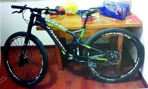 男子偷6.6萬元進(jìn)口頂級(jí)自行車 以300元賣出(圖) 男子偷6.6萬元進(jìn)口頂級(jí)自行車 以300元賣出(圖)