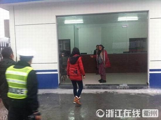 農(nóng)婦錢(qián)包被偷難乘車 暴走1千里回家弄錯(cuò)方向