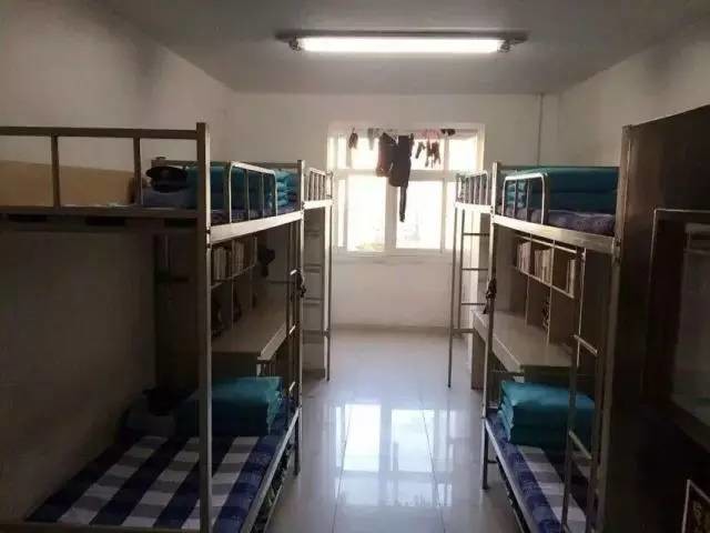 這個(gè)學(xué)校的男生宿舍火了！女同學(xué)都喊著要嫁