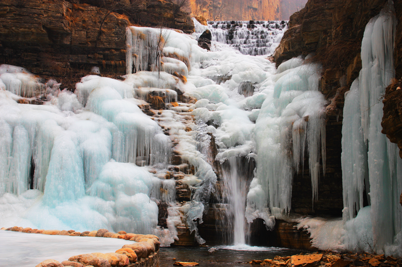 冬天來通天峽看冰掛吧!景區(qū)門票半價優(yōu)惠哦。