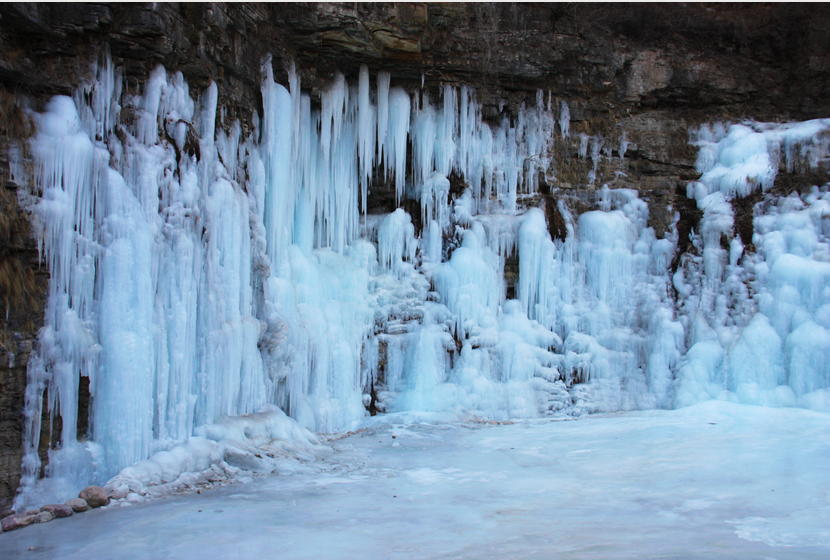 冬天來通天峽看冰掛吧!景區(qū)門票半價優(yōu)惠哦。