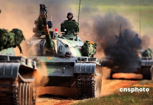 礪兵--2008：解放軍機(jī)械化部隊(duì)向陣地開進(jìn)（資料圖）