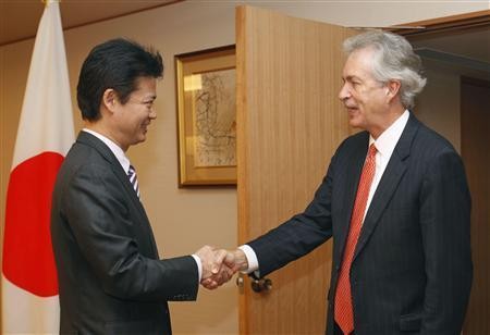 10月15日上午，日本外相玄葉光一郎與到訪的美國常務(wù)助理國務(wù)卿伯恩斯在日外務(wù)省舉行了會談。