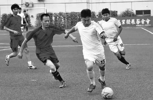 專為本屆賽事而組建的鄭州第九人民醫(yī)院隊，是該院歷史上第一支足球隊