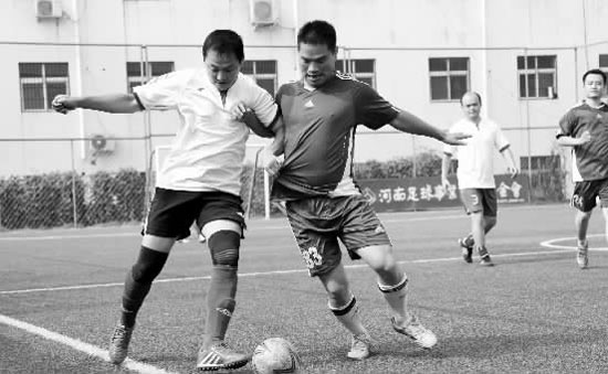 為了爭奪小組頭名，天行健和領航置業(yè)踢得異常激烈