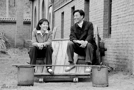 焦裕祿的妻子從縣委伙房借了小半桶水，焦裕祿說，這水是炊事員走四五里路擔來的，你這算剝削 《電視劇》焦