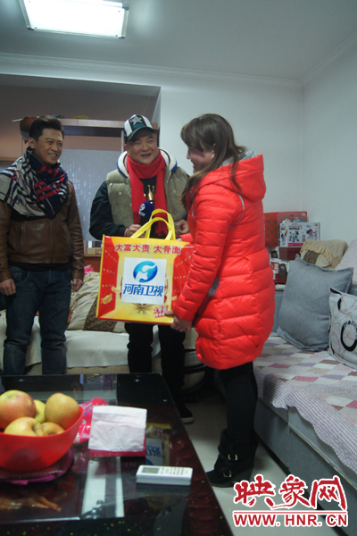 范軍、張竟達噓寒問暖送祝福