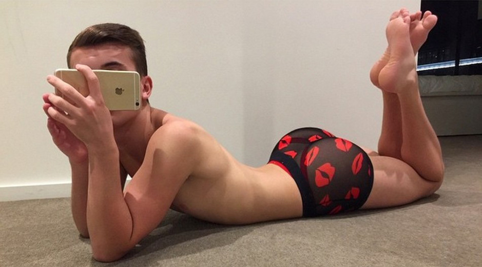 媲美卡戴珊！美少年性感肥臀兜不住