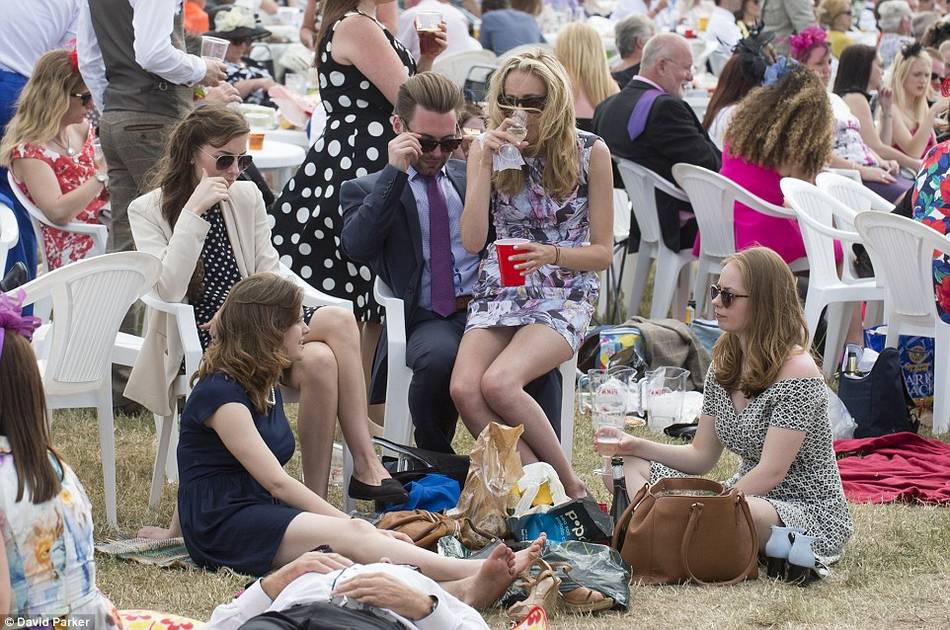 英國(guó)皇家賽馬會(huì)的“低俗”一面 英國(guó)皇家賽馬會(huì)的“低俗”一面