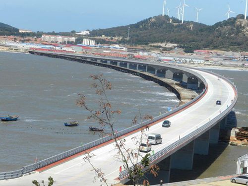 山東首座海島跨海大橋建成通車。（資料圖）