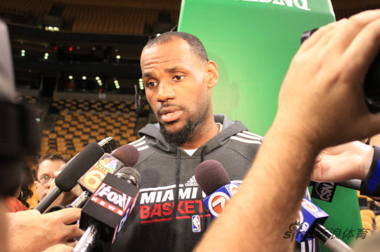 詹姆斯：明天幫韋德早進(jìn)狀態(tài) 爭取5場拿下綠衫軍